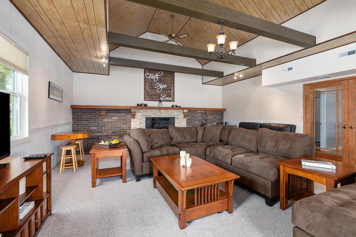 Lakeside Getaway With Dock, Firepit, Grill Newaygo Exteriér fotografie